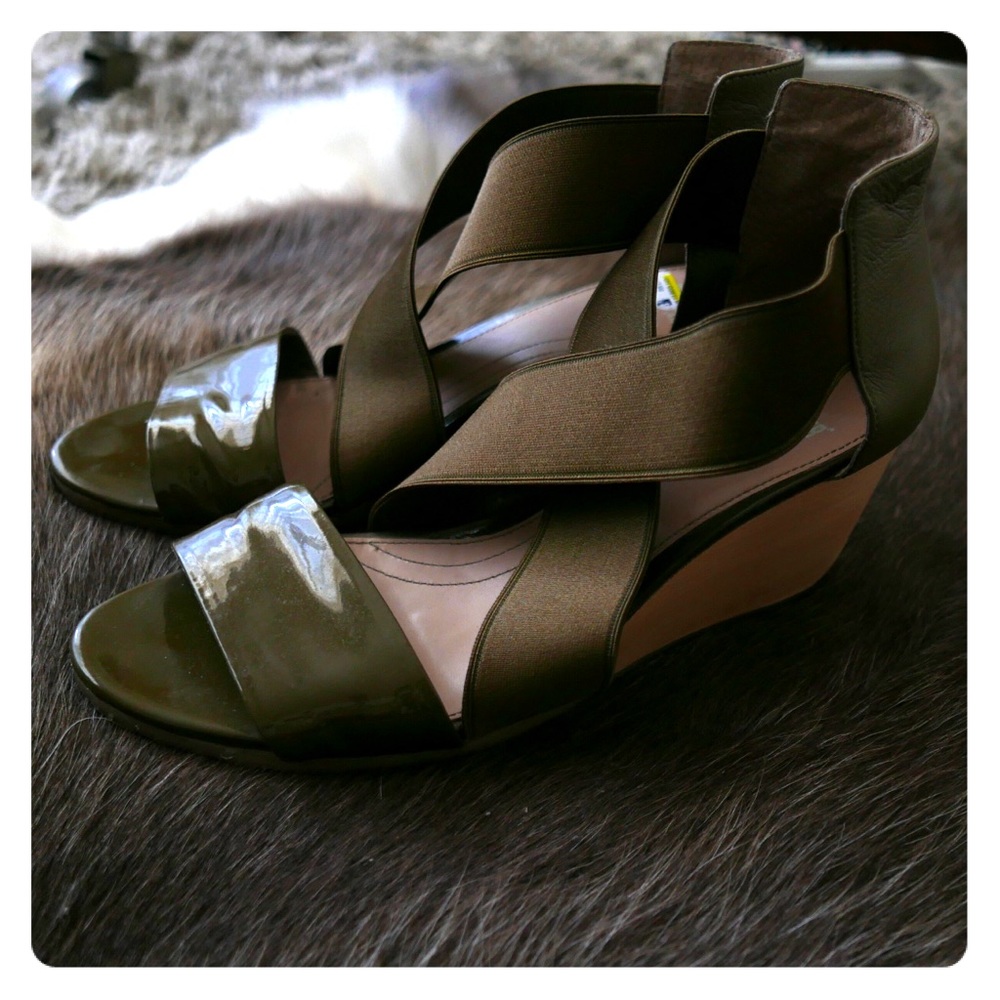 Camper Wooden Wedge